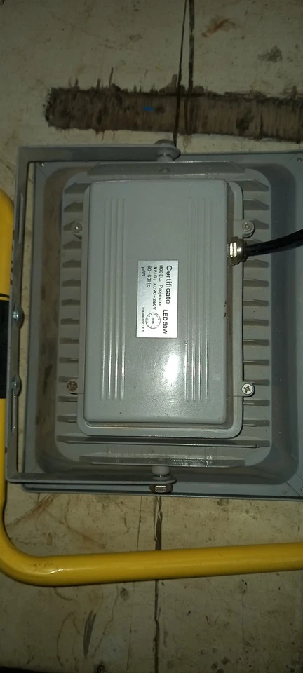 Faretto LED 50W IP65 Lm 3800  Bianco Freddo Modello Projector - Immagine 2 di 4