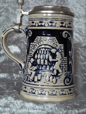 Bierkrug Mit Schönen Verzierungen Und Zinndeckel Domdesign