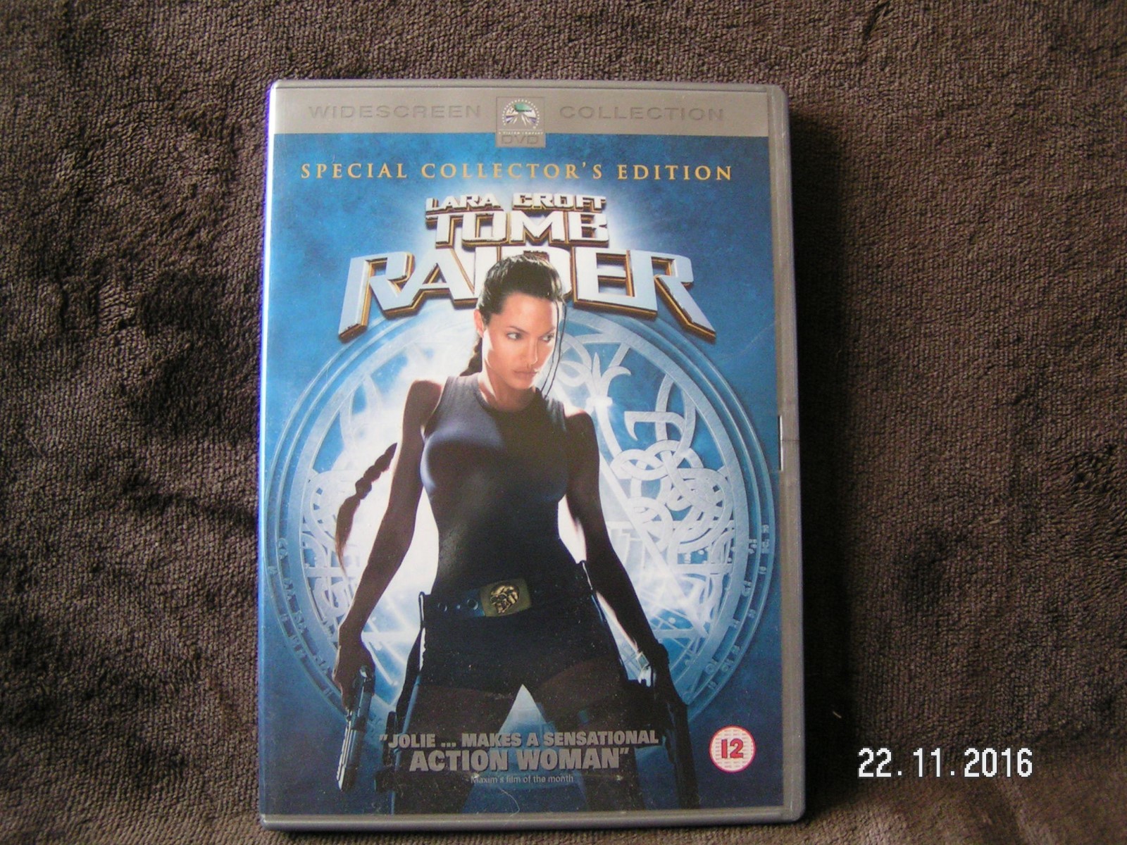 TOMB RAIDER