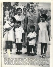 1956 Press Photo Egyptian President Gamel Abdel Nasser & family, Egypt