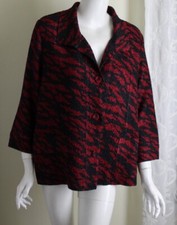Chico's Travelers Sz 1 M Red Black Modernist Crinkle Stretch 3/4 Blazer Jacket