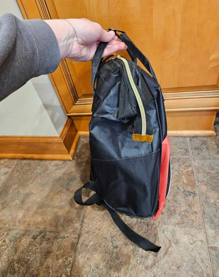 Mochila o bolsa de pañales nueva con temática de Mickey Mouse de Disney Foto 2 de 4