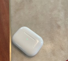 airpod pro case generation 1- used, with buds