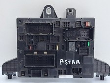 BOX CONTENITORE PORTA FUSIBILI PER OPEL Astra J 13343949 benzina 1364 (09>)