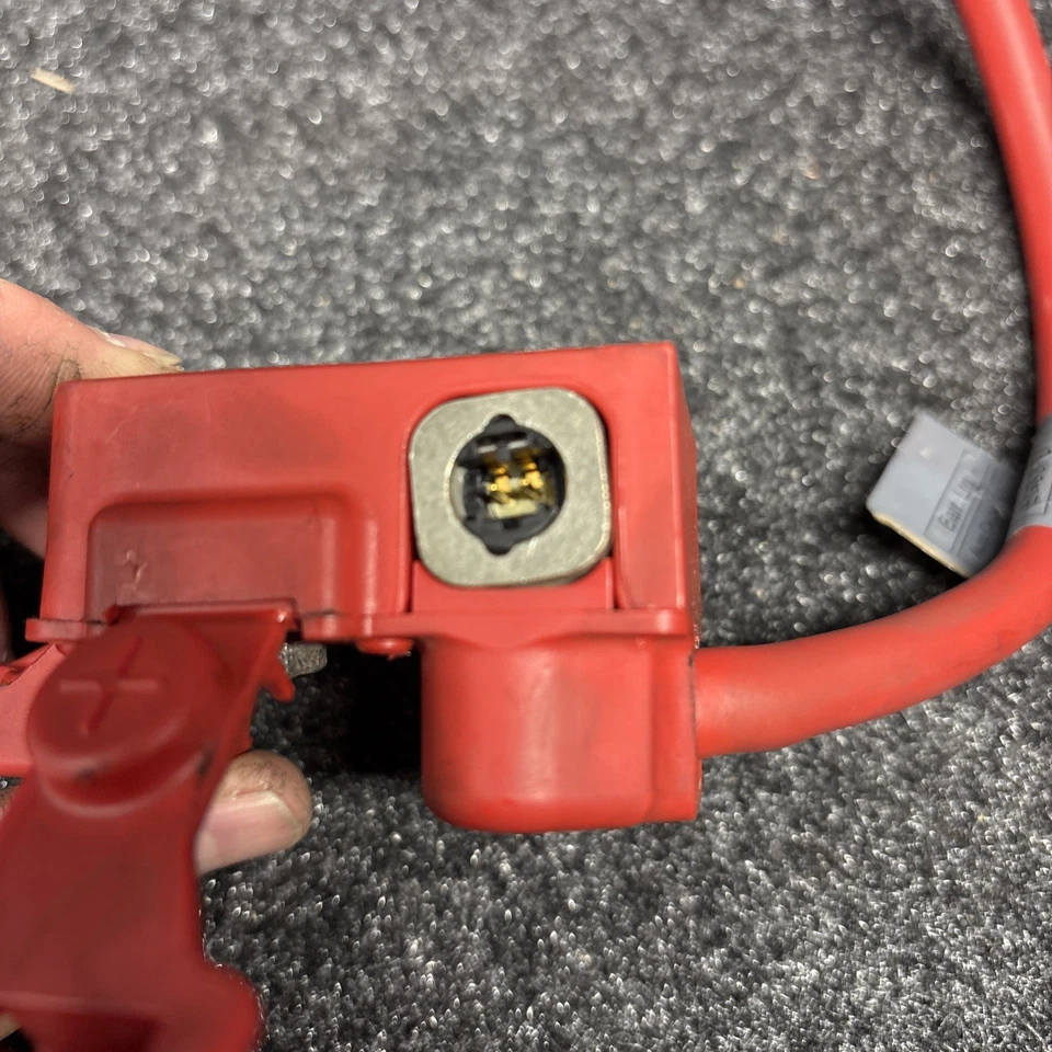 Cabo terminal de bateria positivo BMW 328xi 2007 2008 6113-6982227 fabricante de equipamento original - Imagem 3 de 4