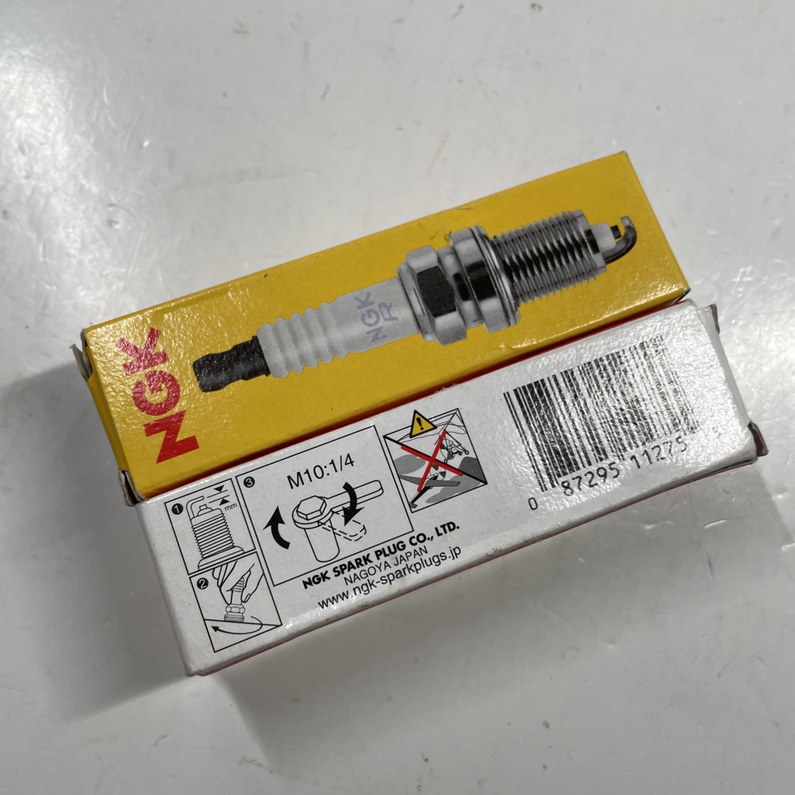 Genuine NGK CR8E 1275 Spark Plugs Pack of 2 Kawasaki W 650 A High bar 1999- 2000