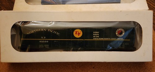 Coche de carga Northern Pacific RR 50' puerta enchufable 92550 Kadee Kar Line Athearn RTR HO | Zustand: Used