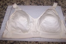Naturalwear W96 Mastectomy Ivory Bra Pocketed Wire Free 38C Post Surgery