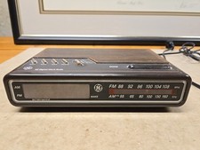 GE Digital Alarm Clock Radio AM/FM Model 7-4612B Woodgrain Vintage 80  s Works 