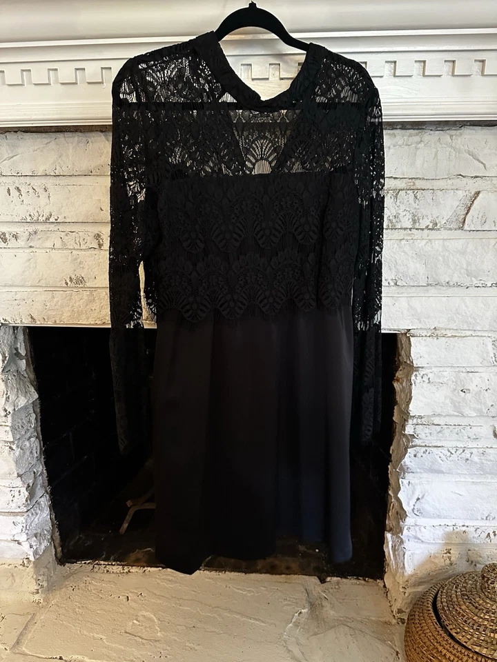 Vestido de encaje negro pequeño BCBG Generation Foto 2 de 3