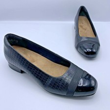 Clarks Women Black Croc Print Slip On Loafer Shoe Size 6.5M Pre Owned