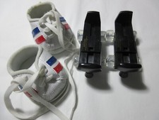 BUILD-A-BEAR WORKSHOP ROLLER SKATES & SNEAKERS