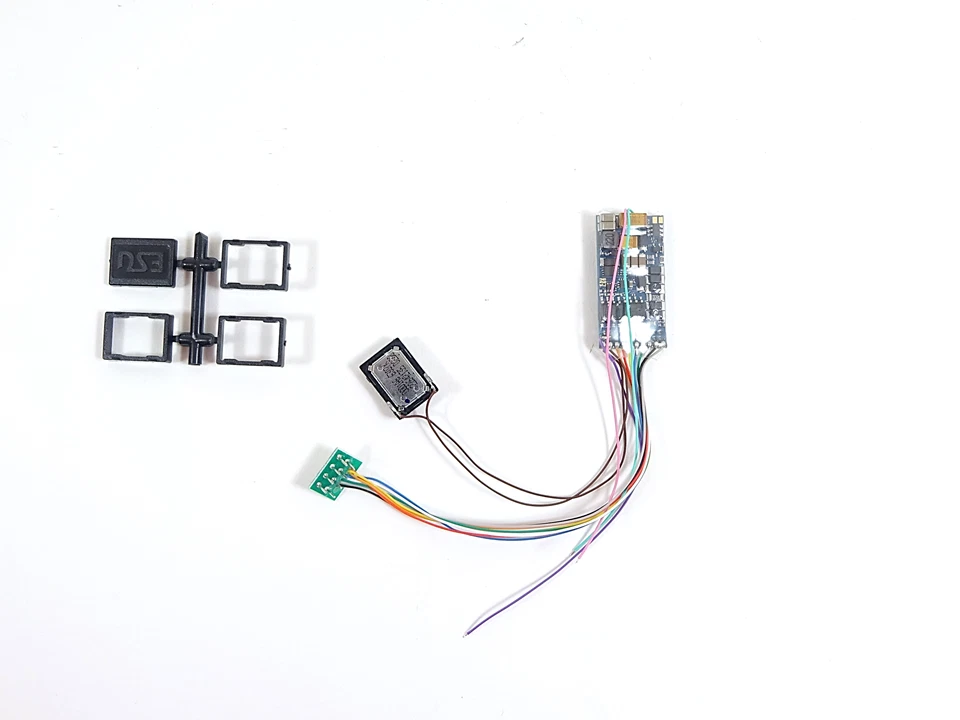 ESU Decoder LokSound 5 DCC MM SX M4 Leerdecoder 8-pin NEM652 58410 neu - Bild 3 von 4