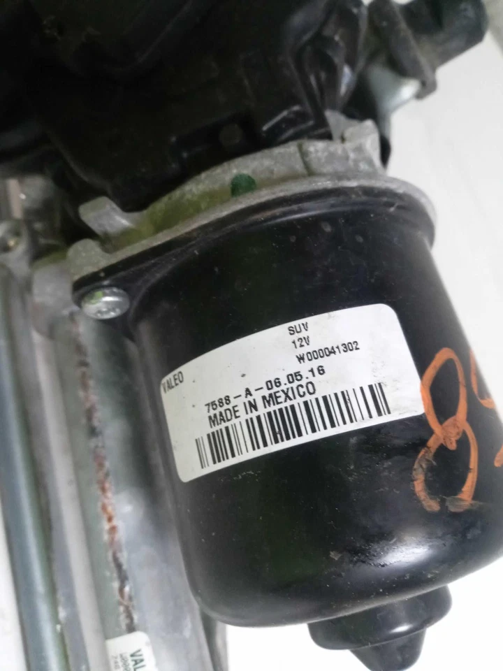 2016 Chevrolet Trax Wiper Motor OEM 42333714 129K Miles White Foto 2 de 4