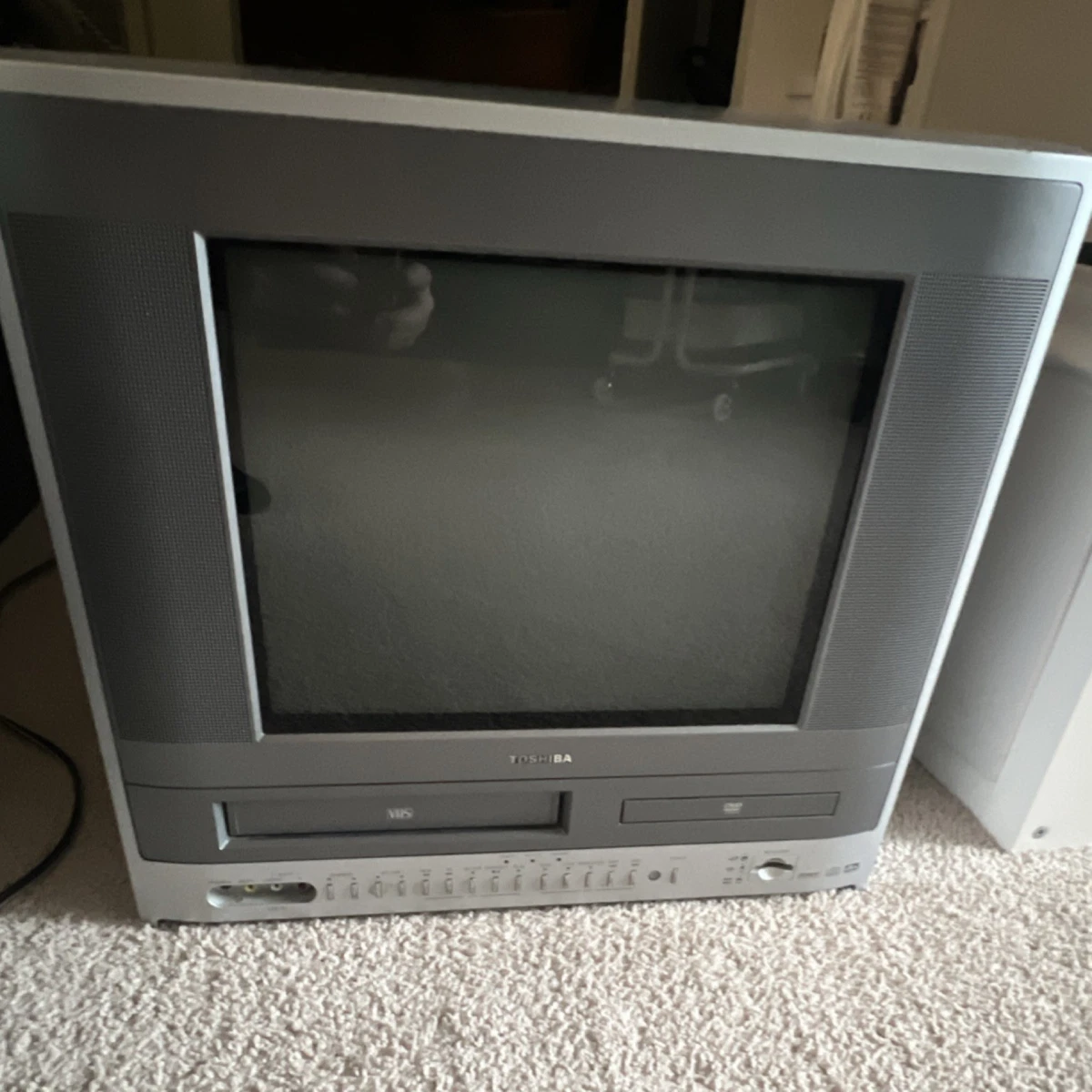 Toshiba 20-29 in Screen TVs With Built - in DVD Player for Sale
