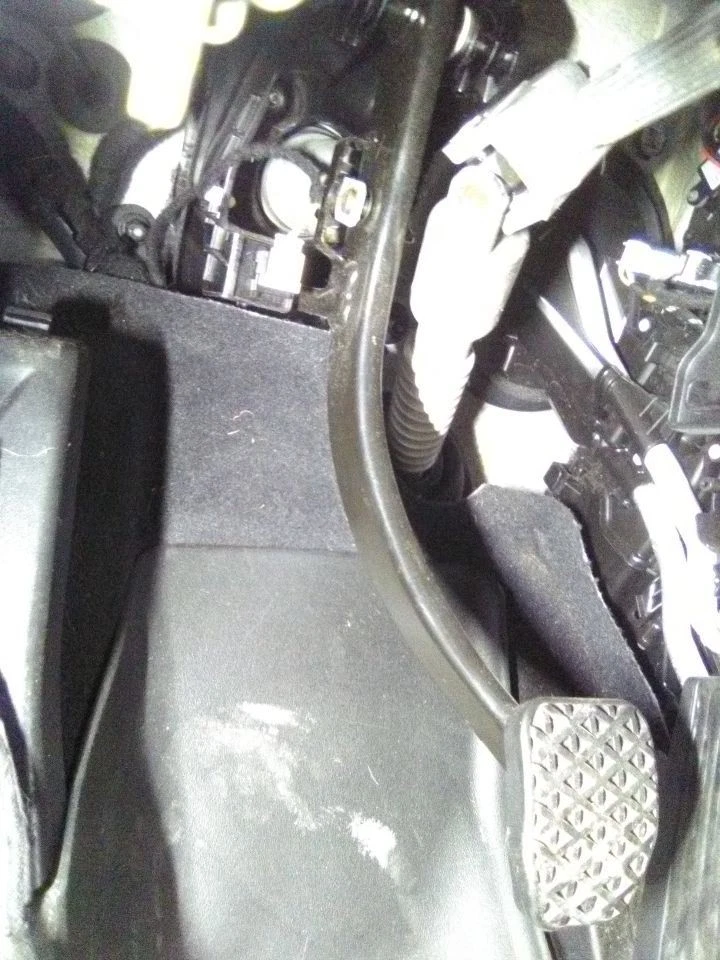 Pedales de freno de gasolina BMW i3 2014 Foto 2 de 4