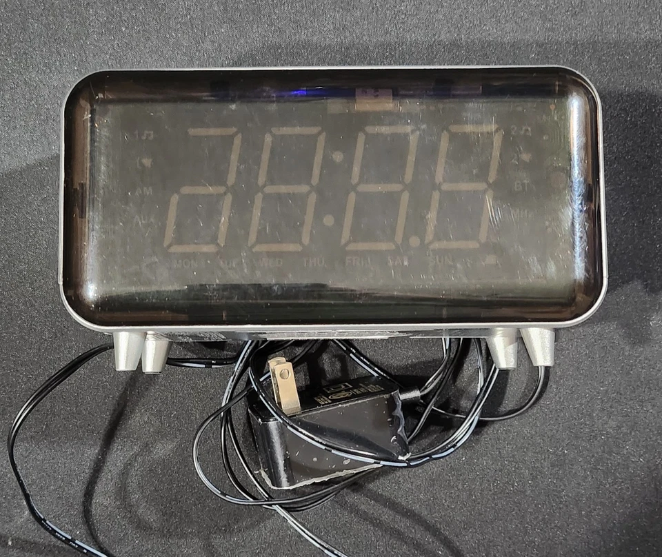 Emerson Radio SmartSet Alarm Clock Radio with Bluetooth Speaker - CKS1521 - Image 2 of 4