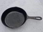 vintage cast iron skillet  5v ? wagner ware