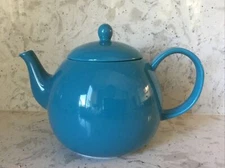 Sweese  Porcelain 40 Ounce Tea Pot 9.25" from handle to spout x 5.75" wide