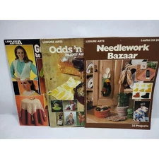3 Leisure Arts Leaflet lot placemats runners kitchen items crafts gifts Vtg