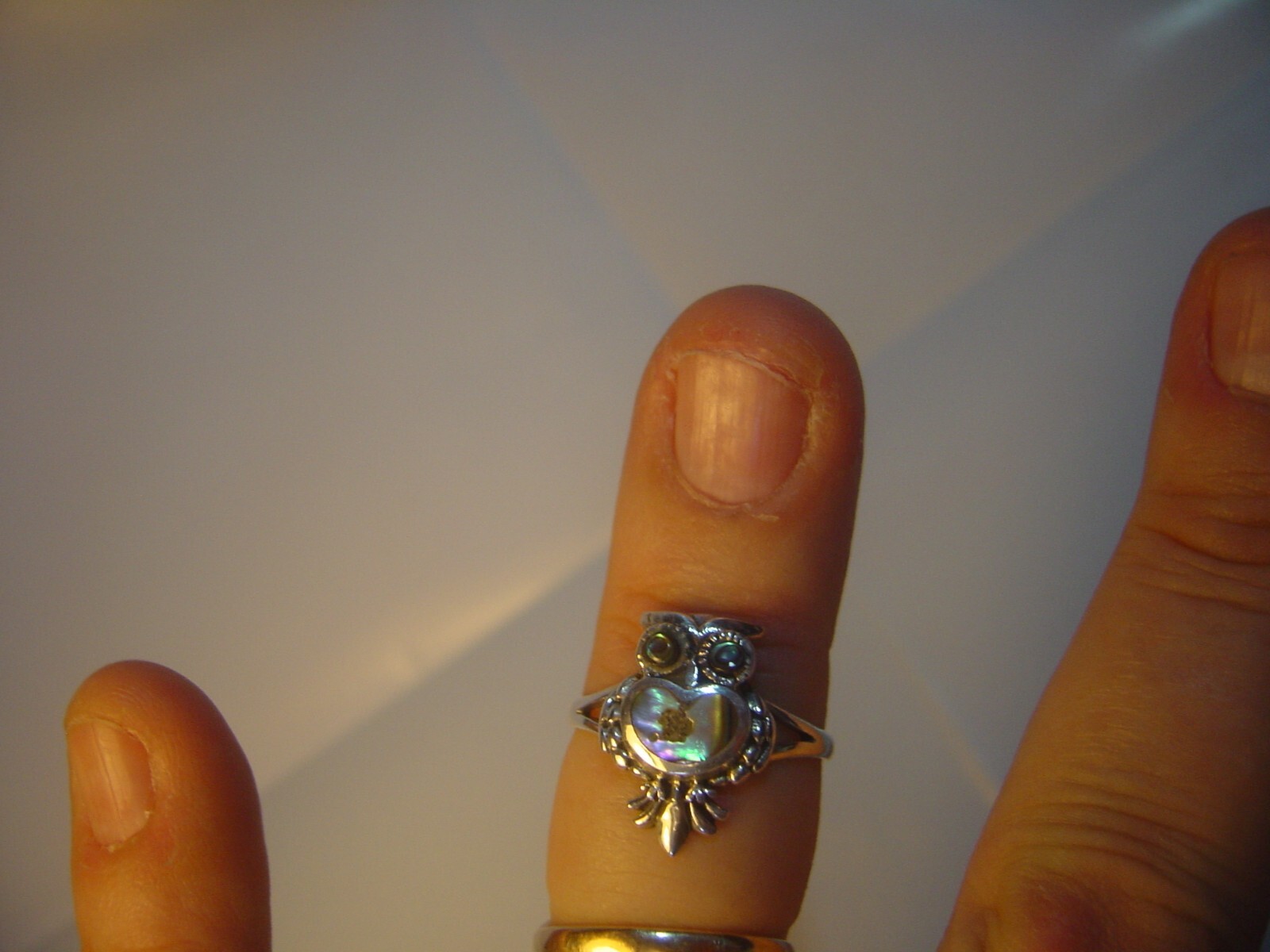 lovley Solid Silver OWL Ring-superb shimmery abal… - image 5