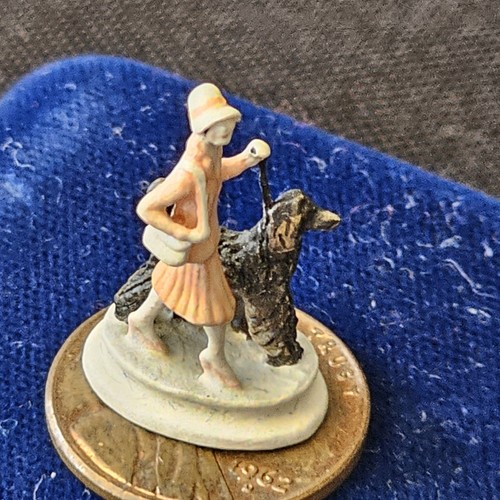 VINTAGE GOEBEL OLSZEWSKI MINIATURE "ON THE AVENUE" WOMAN SERIES Retired Dog Lady - Picture 2 of 20