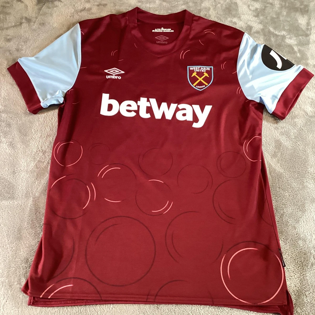 West Ham United Size XL International Club Soccer Fan Apparel and