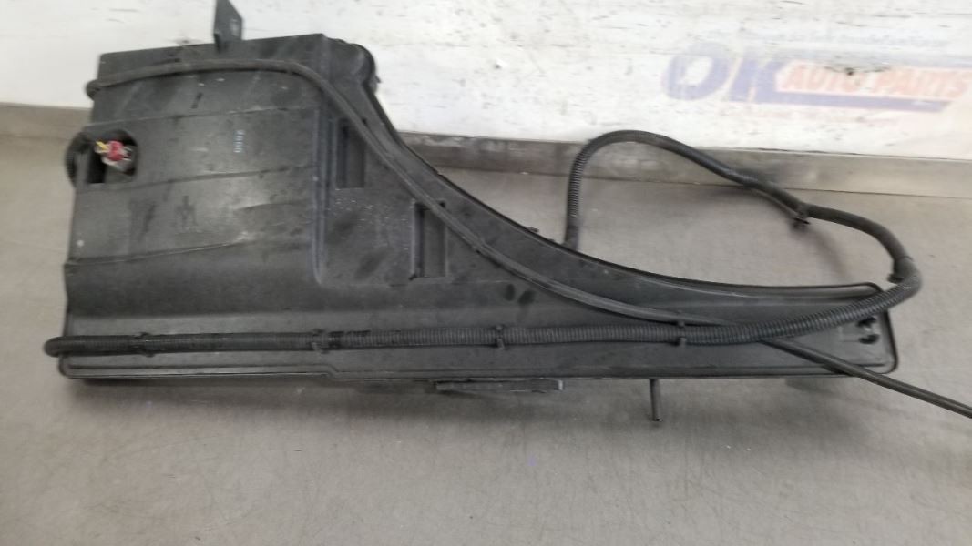 17 2017 MASERATI GHIBLI OEM WINDSHIELD WASH JUG WASH RESERVOIR 