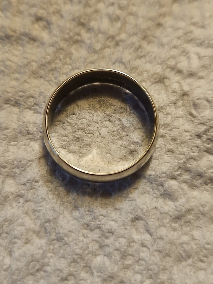 Alianza de boda de recuerdo de oro blanco de 14k usada Foto 2 de 3