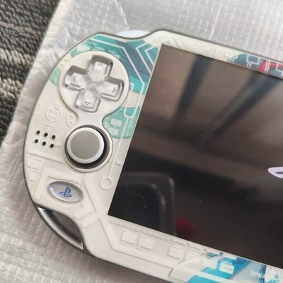PS Vita Hatsune Miku Limited Edition (PCHJ-10001) Wi-Fi