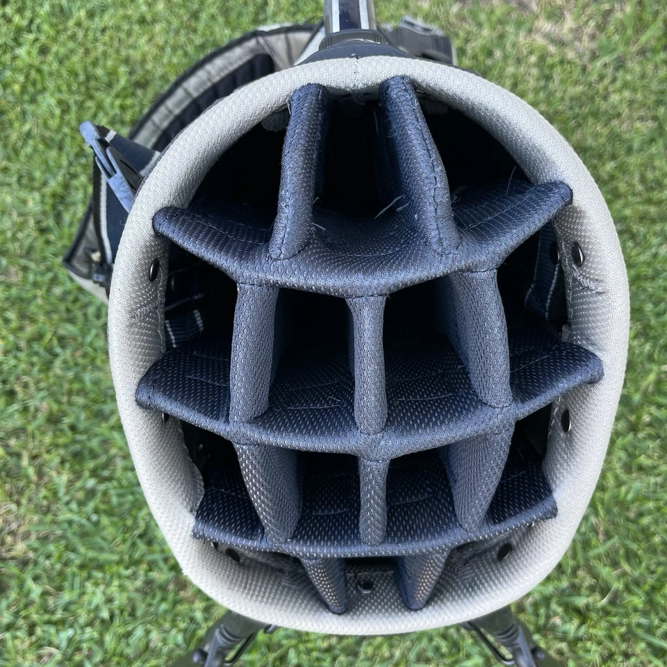 Bolsa de pie de golf Nike SQ Sasquatch 14 vías negra tostada verde con correas ver fotos Foto 4 de 4