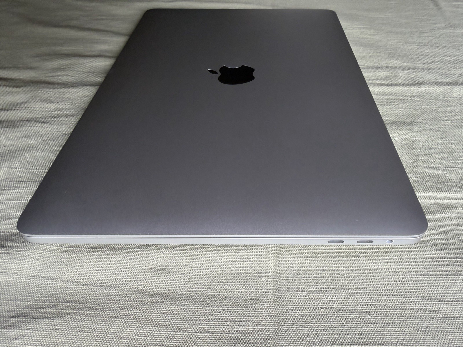 Apple MacBook Pro 13” i5 | 16GB RAM | 512GB SSD | Silver | Mint