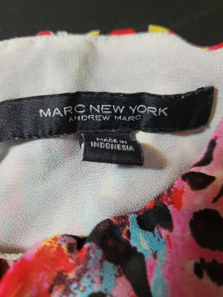 Blusa Andrew Marc Multicolor Estampado Animal Mangas Largas Mediana Usada Foto 3 de 4