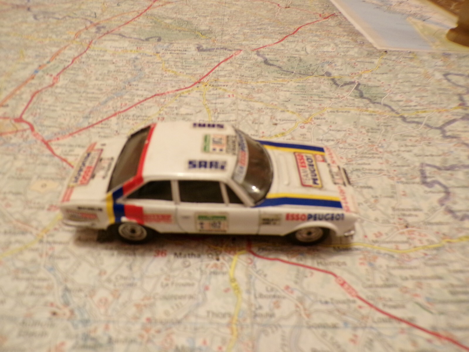 Solido Confradis 1/43 Scale Diecast 0004 - Peugeot 504 Fire