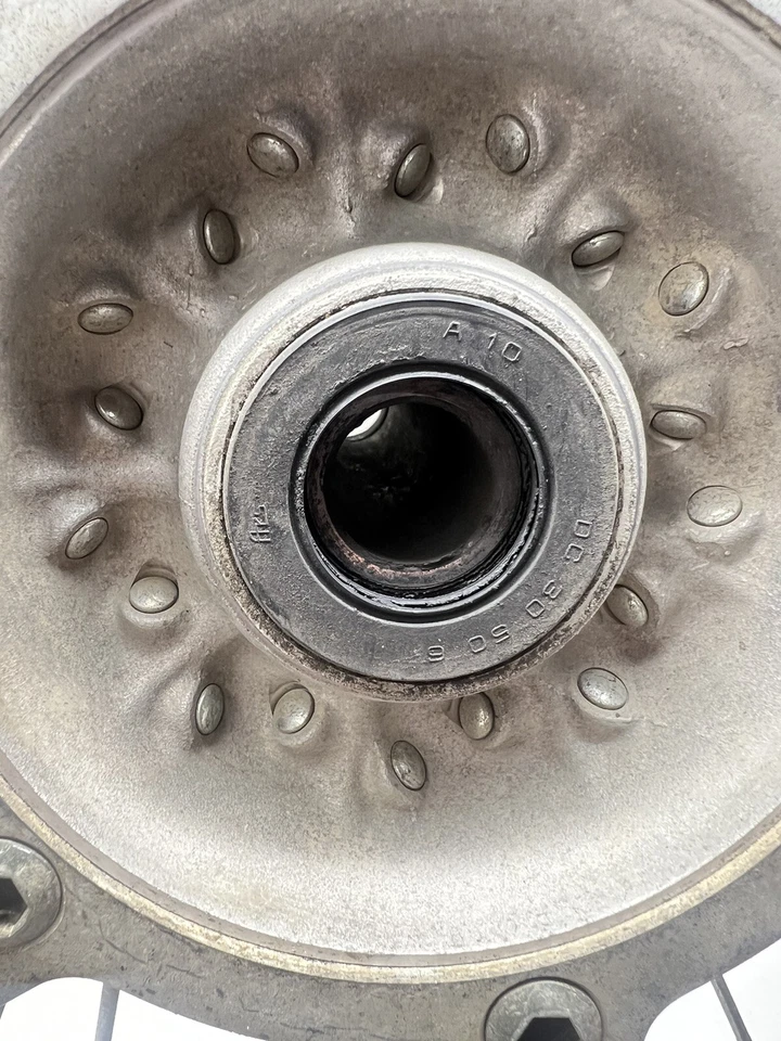 Yamaha YZ250F YZ 250F 2005 05 llanta trasera neumáticos buje radios 19X1,85 Foto 3 de 4