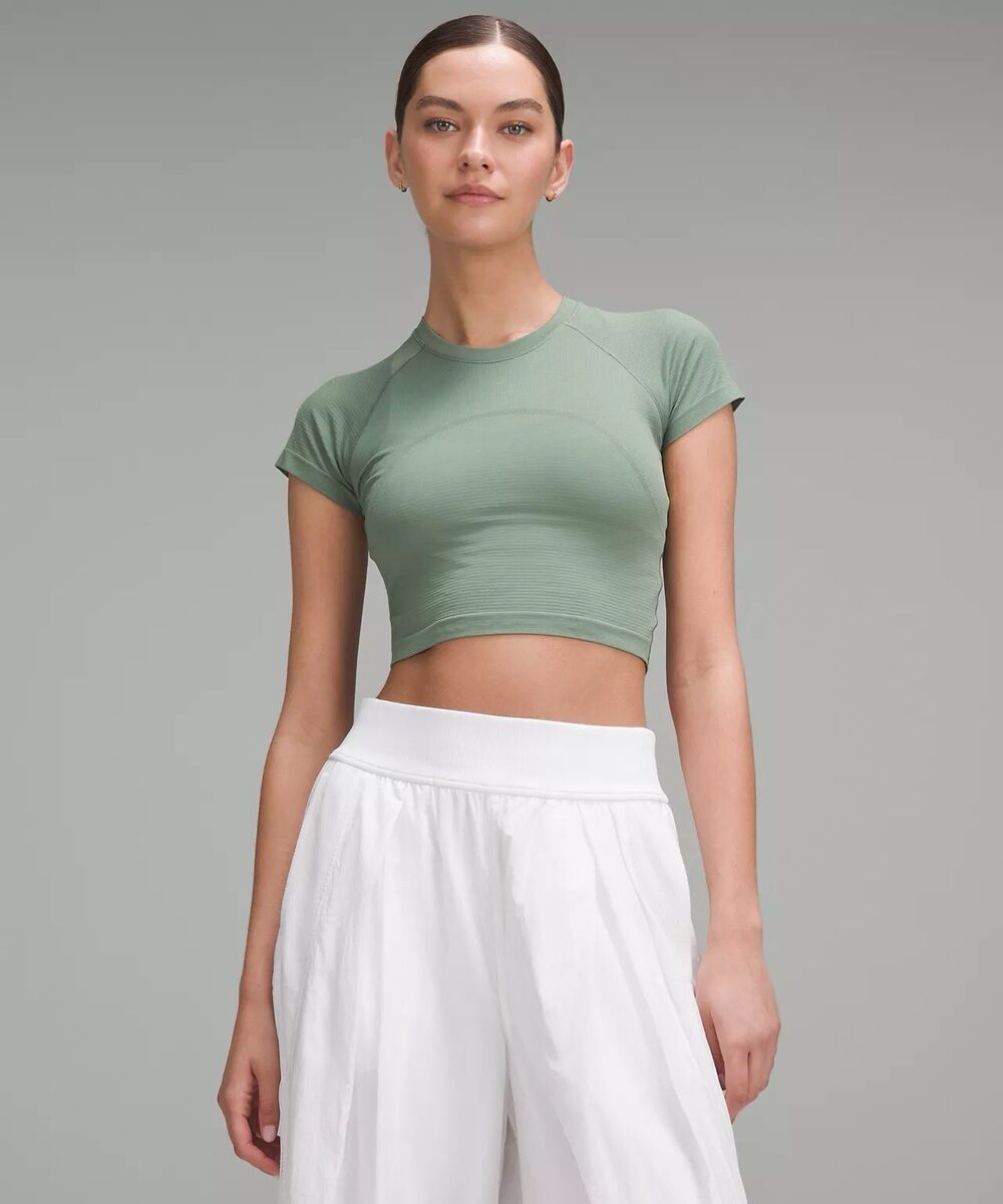 【lululemon】クロップ丈 半袖 Tシャツ Swiftly Tech Cropped Lululemon Size 2 Swiftly Tech Cropped Short-Sleeve Shirt 2.0