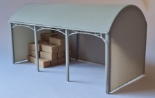 Model Railway miniature scenery Farm Barn Rounded top Enclosed 1.76 OO Gauge