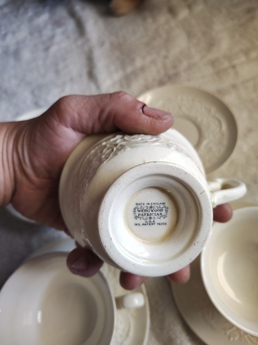 4 Ivory Wedgwood Patrician Coffee/Tea & Underplate Sets Ivory Fine Bone China - Picture 8 of 19