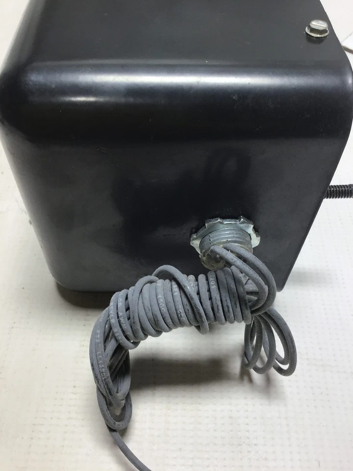 Dongan A10-LN2X Interchangeable Ignition Transformer 120V 60Hz 250 Volt Amps  - Image 2 of 4