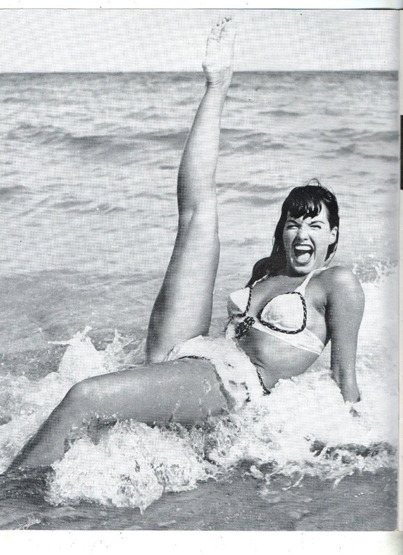 ART PHOTOGRAPHY MAGAZINE APRIL 1955.  SEVERAL BETTIE PAGE PHOTOS BY BUNNY YEAGER