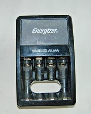 ENERGIZER NiMH Battery Charger AA/AAA CHVCM4DE