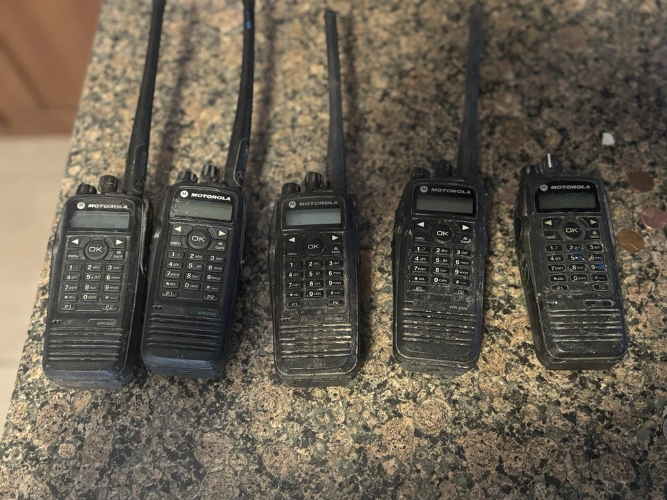 MOTOROLA MOTOTRBO XPR 6550e VHF , Xpr 5550e UHF, Remote Mount Kit 5k Series Etc - Image 2 of 4