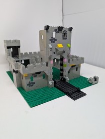 Vintage Lego 6080 King's Castle 1984 w/ Box, Manual - Likely 80-85% - Incomplete