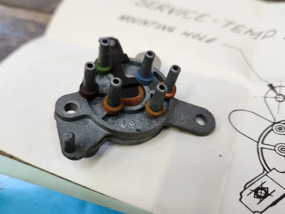 NOS OEM 1968-1970 Buick LeSabre Wildcat Electra vacuum selector switch 3022630 - Image 3 of 4