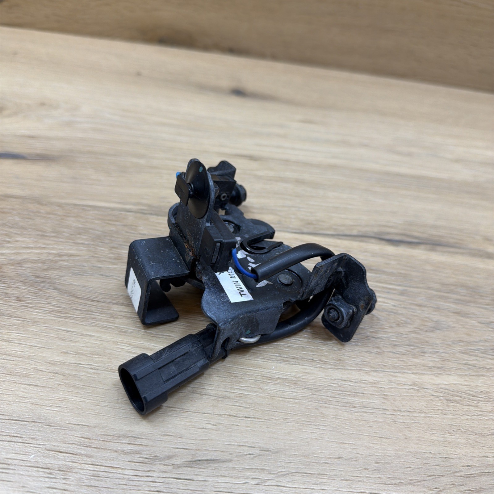 🟢🟢2014-2020 Maserati Ghibli  Right Front Hood  Latch Lock Catch🟢🟢