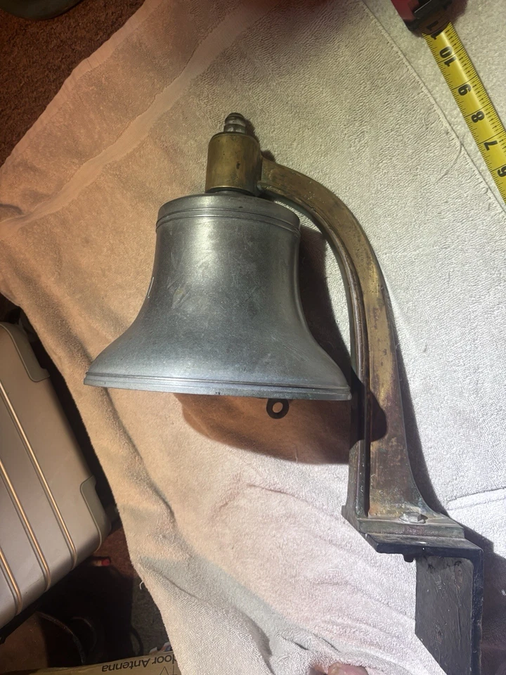 Campana de la Marina de los Estados Unidos Foto 3 de 4