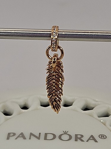 Pandora ROSA 14k Chapado en Oro Brillante Pluma Cuelga Dije #789550C01 - Imagen 2 de 7