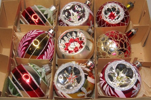 Lot VTG Glass Assorted Glittered FLOWER Indent BALL Christmas Ornaments Poland - Picture 2 of 11