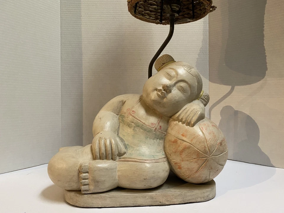 НАСТОЛЬНАЯ ЛАМПА ДЛЯ СНА РЕБЕНКА, РЕЗЬБА ПО ДЕРЕВУ ВРУЧНУЮ, ПЛЕТЕНЫЙ АБАЖУР - Изображение 2 из 4