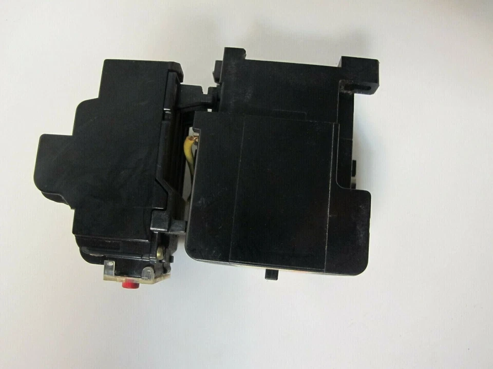 Contactor magnético CA HITACHI H11 25H92 AC600V con relé de sobrecarga térmica TR12B-1E Foto 4 de 4